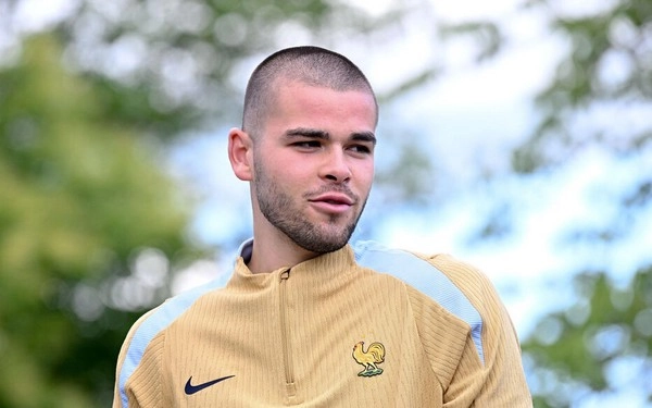 PSG Hampir Merekrut Lucas Chevalier sebagai Calon Penerus Donnarumma