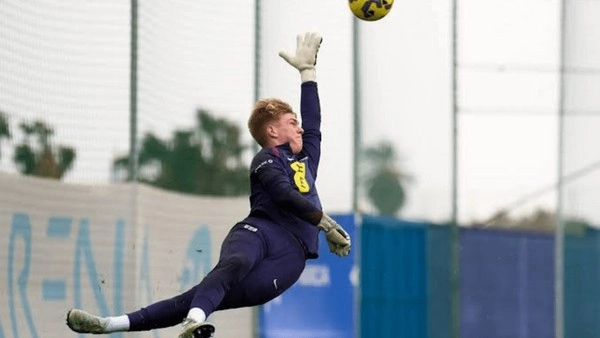 Man United Hampir Rekrut Kiper Muda Inggris Charlie Hardy