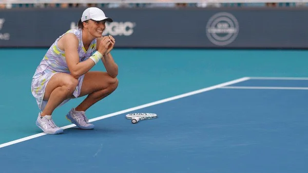 Bagaimana Anda Memprediksi Serangkaian Servis Hold dalam Pertandingan Tenis?