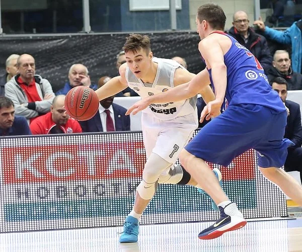 Bagaimana ledakan transisi mengubah spread poin bola basket langsung?