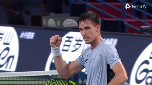 Sudut taruhan apa yang ada di sekitar pemain yang mengandalkan gertakan drop shot?