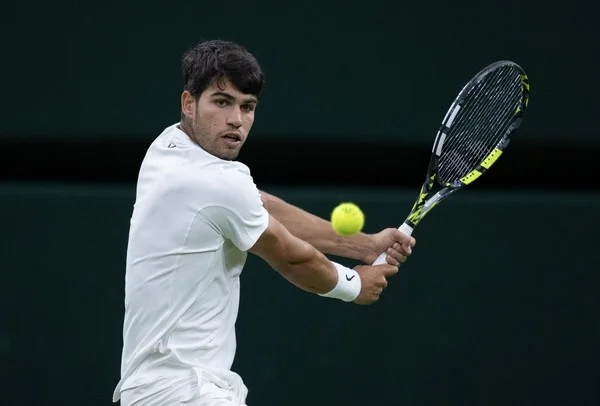 Bagaimana cara menilai peluang favorit vs underdog dalam tenis untuk menemukan nilai tersembunyi?