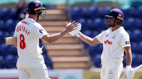 Bisakah Anda Menebak Peluang Pemenang Pertandingan Kriket Secara Akurat dalam Format T20 dan Tes?