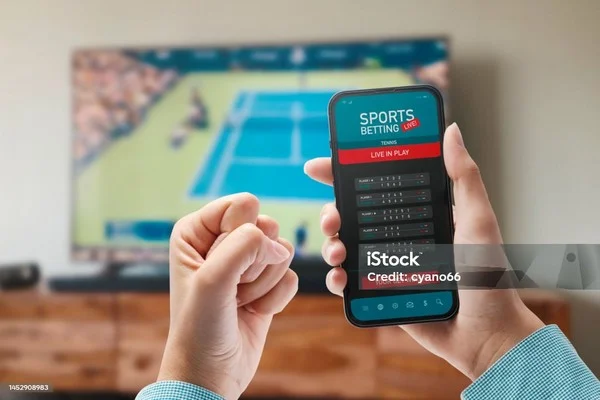 Apakah taruhan langsung saat pertandingan tenis lebih menguntungkan dibandingkan taruhan sebelum pertandingan untuk pemain top?