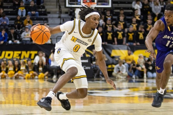 Apakah pengaruh timeout bola basket lebih kuat daripada yang disarankan oleh analitik?